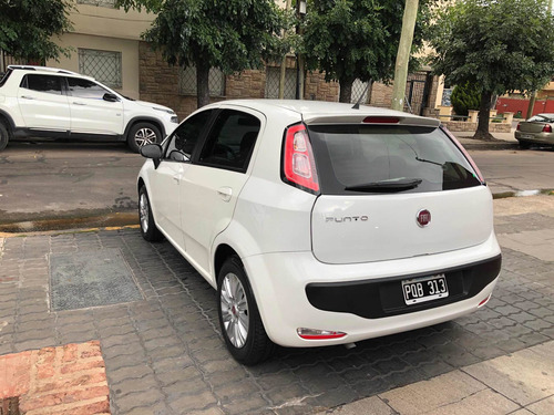 Fiat Punto 1.4 Attractive Pack Top Uconnect 2016