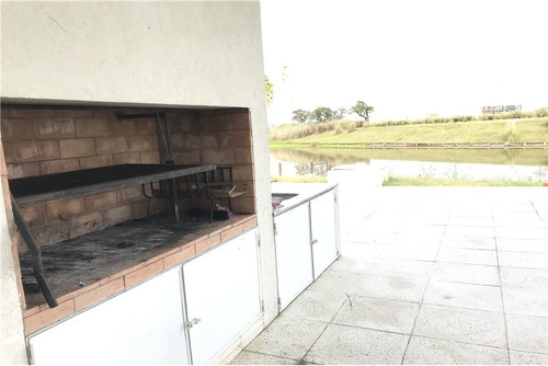 Casa 5 Ambientes En Venta En Escobar Al Lago