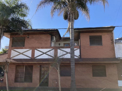 Imagen 3 de 16 de Casa En Venta En Quilmes Oeste