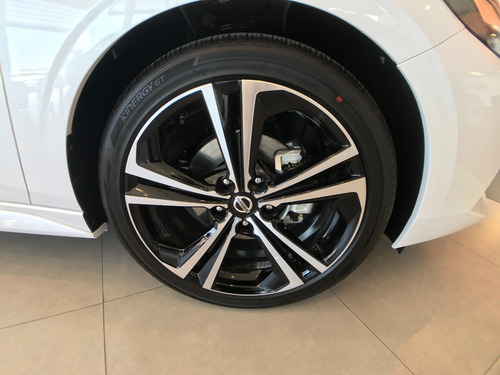 Nuevo Nissan Sentra Sr Cvt 2.0 Cv 150 Cadenero