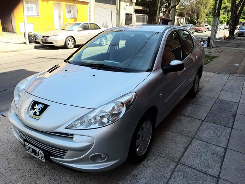 Imagen 2 de 12 de Peugeot 207 2012 1.4 Sedan Xs