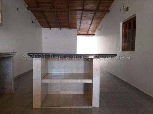 Imagen 8 de 13 de Casa En Venta Ubicada En La Urb. Campo Claro. Punto Fijo