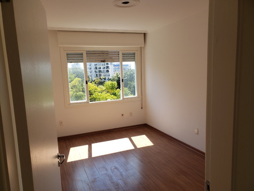 Imagem 9 de 14 de Vendo Amplo Ap. Bairro Nobre, Recém Reformado, Com Garagem