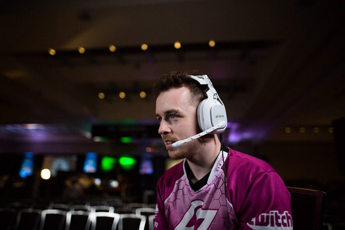 Auriculares Astro Gaming A40 Tr + Mixamp Pro Tr Xbox One Xmp