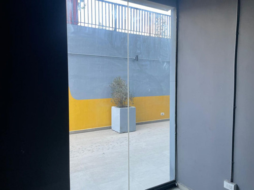 Arriendo Local Comercial 125,71 M2, Metro. Vicuña Mackenna,