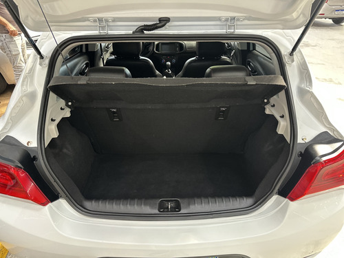 Chevrolet Onix 1.4 MPFI LTZ 8V FLEX 4P MANUAL