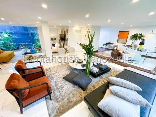 Agp Encantadora Casa Con Elegante Estilo, Confort Y Lujo En Venta En Santa Eduvigis 25-13411 Ys