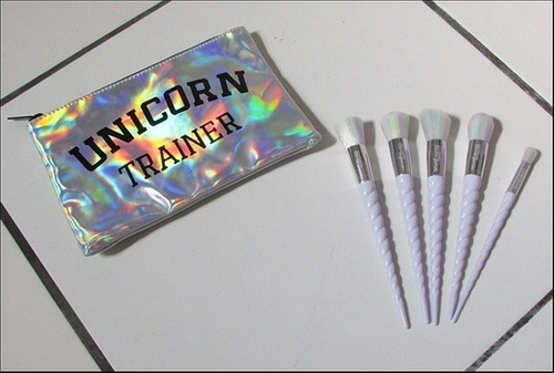 Imagem 1 de 3 de Kit 5 Pinceis Unicorn + Ncessaire Maria Margarida