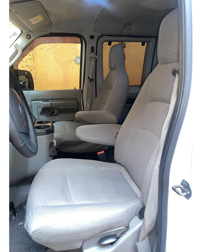 Ford Econoline E-150 4.6l V8 12 Pasajeros