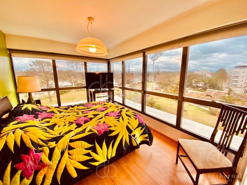 Imagen 12 de 30 de Punta Del Este, Apartamento De 3 Dormitorios Y Dependencias, Impresionante Barbacoa Exclusiva.