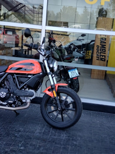 Imagen 15 de 25 de Ducati Scrambler Sixty2 - No Triumph, No Royal Enfield! Gf