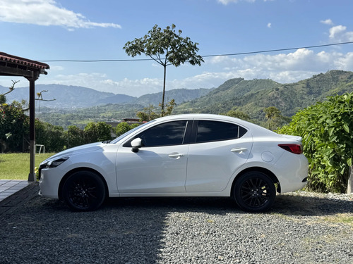 Mazda 2 Sedan 1.5 Grand Touring At