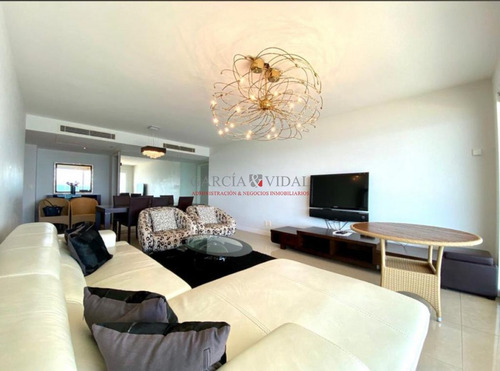 Imagen 5 de 18 de Alquiler Apartamento Primera Linea Playa Mansa