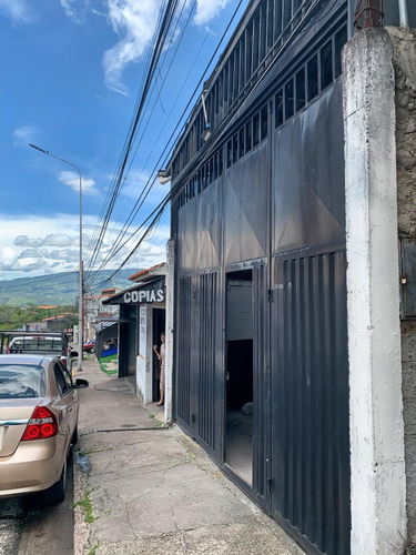 S.c En Alquiler Galpón Comercial En Santa Cecilia