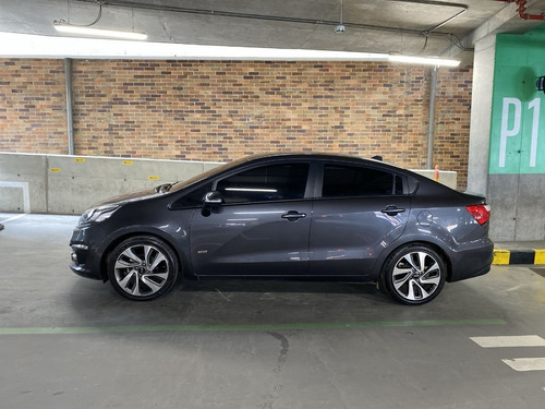 Imagen 7 de 23 de Kia Rio Summa