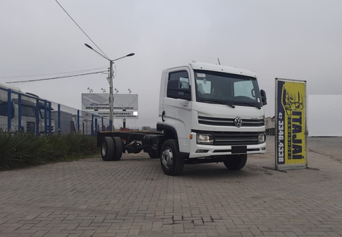 Imagem 8 de 12 de Volkswagem 11180 Prime 2022