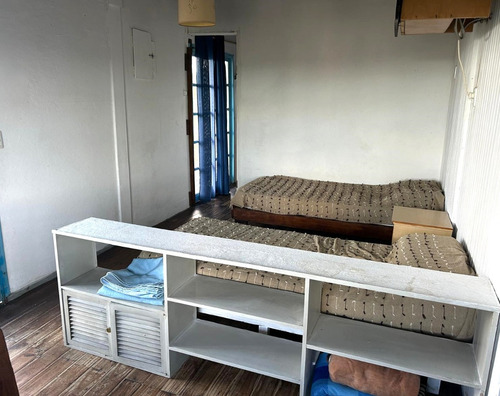 Inmobiliaria Costa Azul Vende Cabaña Con Linda Vista Al Mar, De 2 Dormitorio Y 3 Baños, 50 Metros De La Playa En Punta Rubia