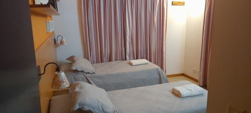 Imagen 16 de 17 de Departamento Alquiler Temporario De Categoria En San Martin De Los Andes. Cochera Cubierta Y Ascensor, Ubicado A 1 Cuadra De Plaza Sarmiento Y 4 De Plaza San Martin. Ropa Blanca. Totalmente Equipado
