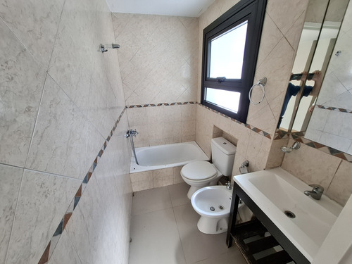 Casa. Venta . San Miguel De Ghiso . Bella Vista .