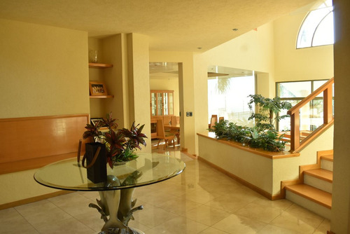 Casa En Venta De Lujo Con Vista Panóramica Y Alberca En El Palomar