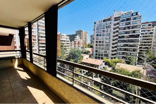 Espacioso Depto De 4 Dorm, 3 Bañ , 2 Estac Y Bod.