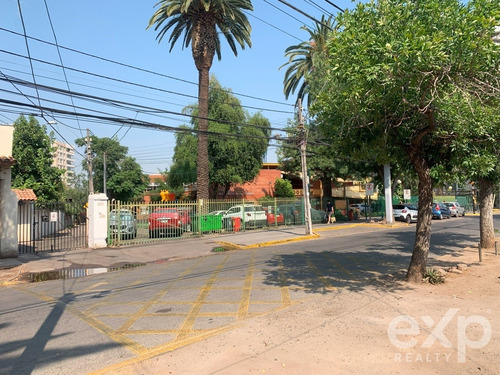 Casa En Venta En Ñuñoa