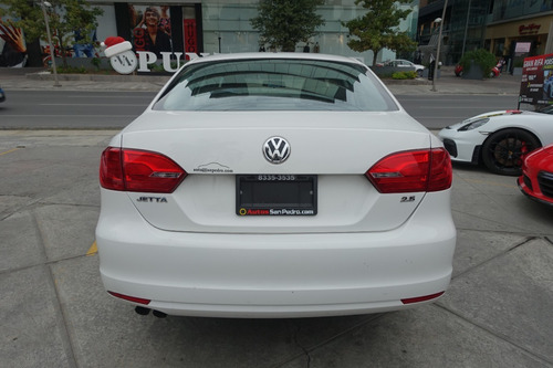 Imagen 4 de 14 de Volkswagen Jetta Style 2013