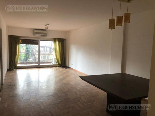 Departamento En Venta Y Alquiler Muy Bien Ubicado Sobre Av. Libertador En Martinez.