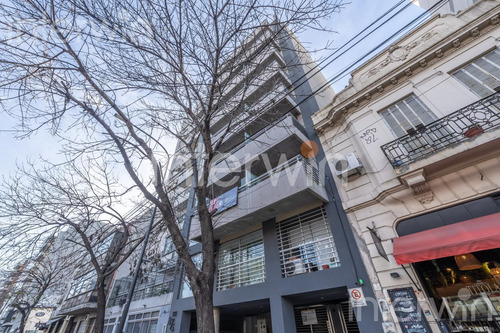 Departamento - 2 Ambientes Con Balcón Y Cochera - Colegiales - Venta