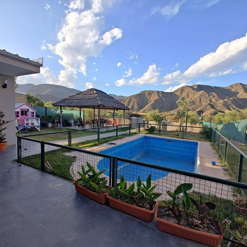 Casa En Venta En Barrio Nuevas Quintas, El Challao, Mendoza