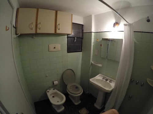 Apartamento Un Dormitorio Al Frente, Luminoso, Impecable,