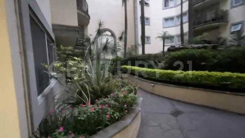 En 1er Piso, Con Balcón A Una Calle De Parque Gandhi