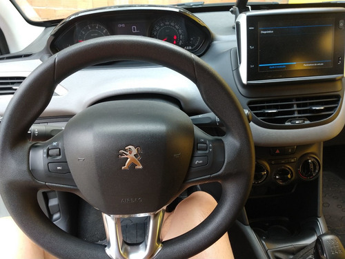 Imagem 6 de 8 de Peugeot 208 2017 1.2 Active Flex 5p