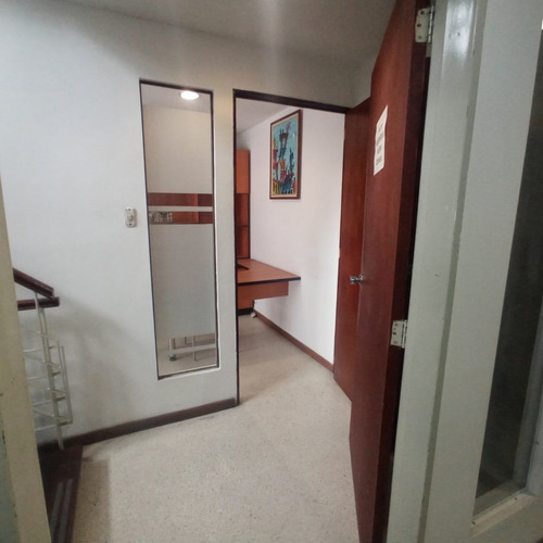 Imagen 12 de 20 de Alquiler Edificio Comercial Bello Monte 712m2