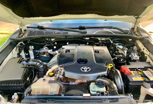 Toyota Hilux 2.8 Cd Sr 177cv 4x4 2016