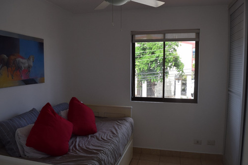 Alquilo Casa En Condominio Vila De La Colina, En Excelente Estado De Conservación Con Patio Amplio Y Hermosa Terraza