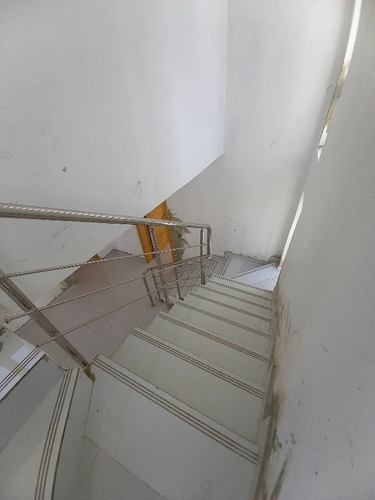 Casa 2 Niveles, Acceso 3er Piso