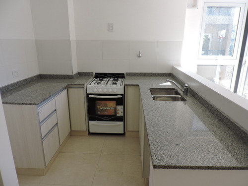 2 Ambientes A Estrenar Con Balcón Y Cochera Cubierta