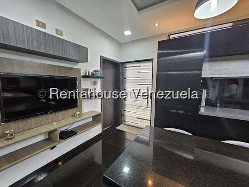 Lujosa Casa En Venta En La Hacienda Cabudare Lara