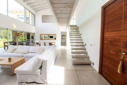 Casa En Alquiler De 4 Dormitorios En Laguna Blanca