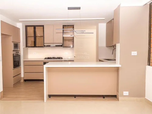 Apartamento En Venta En Los Balsos. Cod V776146