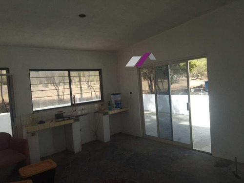 Terreno De 8,302 En Venta, San Roque En Limites Guadalupe Y Juarez. Ideal Para Quinta