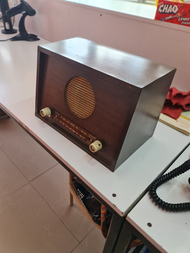 Radio Antiguo De Bombilla