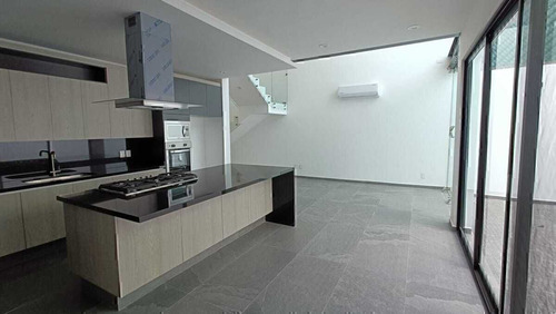 Casa Nueva En Venta En La Cima