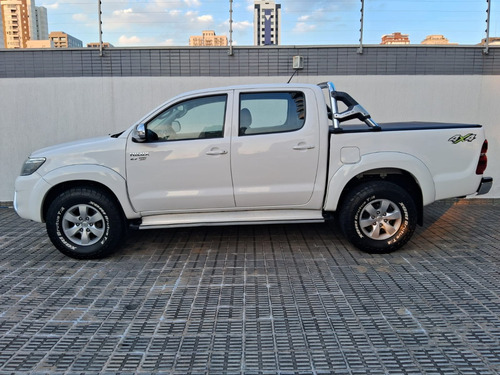 Toyota Hilux 2.7 Srv Cab. Dupla 4x4 Flex Aut. 4p