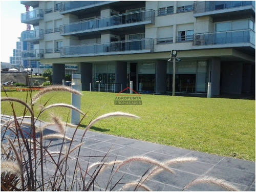 Apartamento En Brava, 3 Dormitorios *- Ref: 2796