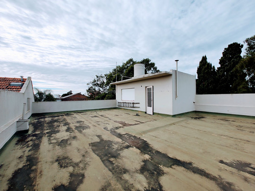 Casa Con Parque, Local Y Cochera En Quilmes