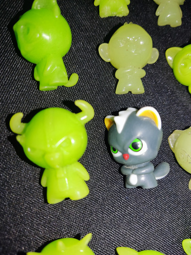 Colección Fosforesente Funki Punki Envío Gratis 12 Figuras (Usado)