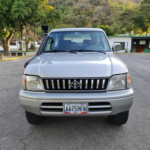 Imagen 3 de 11 de Toyota Meru