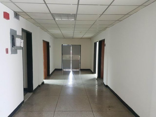 Imagen 6 de 8 de Local En Alquiler Ideal Para Consultorios Médicos Solo Para Empresas 04126887776